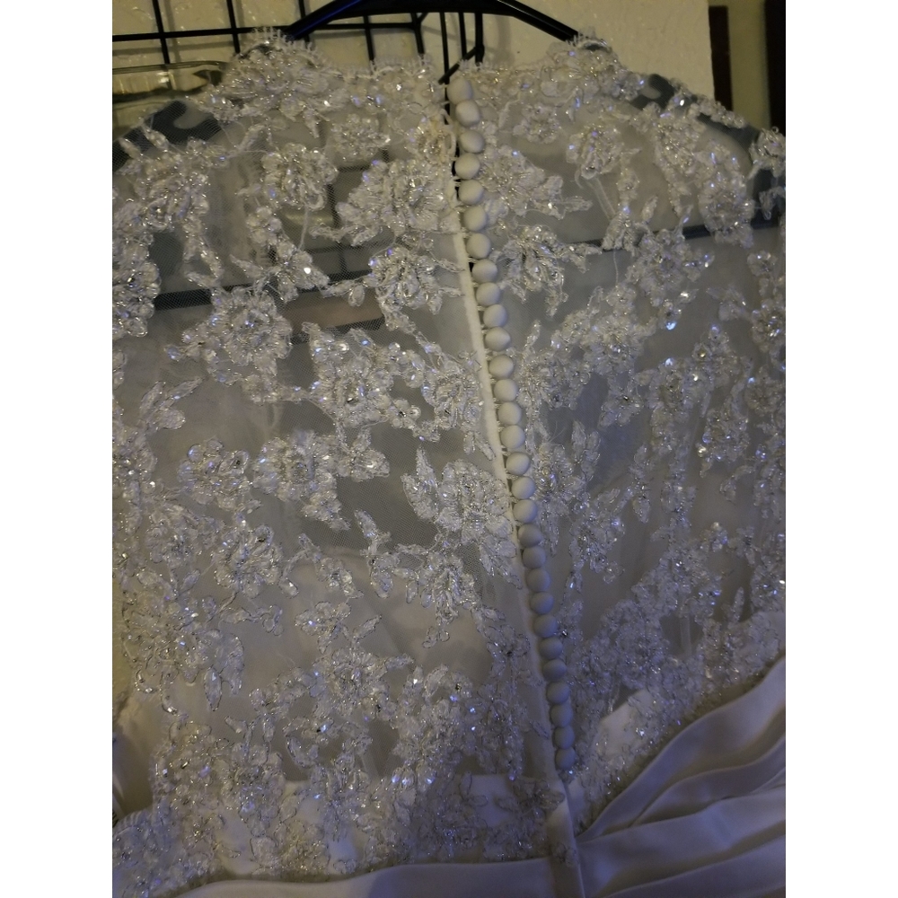 David's Bridal NWT Cap Sleeve A Line Wedding Dress - Picture 7 of 11